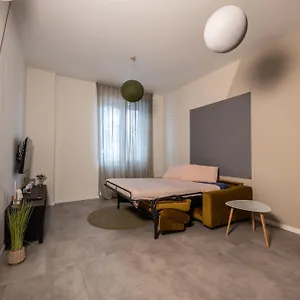 Apartment Rosa Di, Parma
